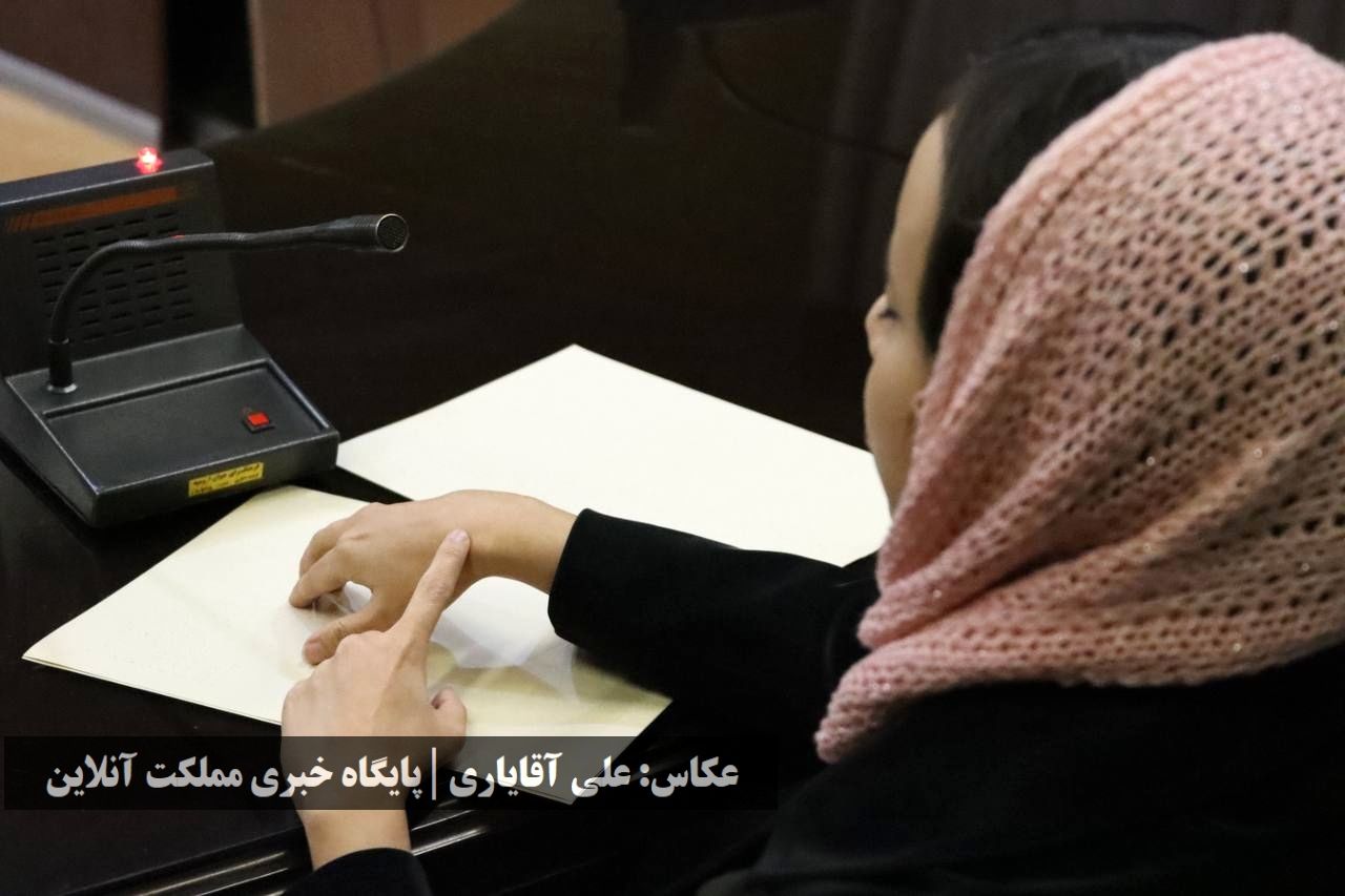 نشست انجمن ادبی قرار پیرامون زندگی‌ و آثار شاعر معاصر ارومیه‌ای