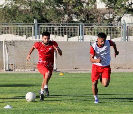 تراکتور در تهران اردو می‌زند
