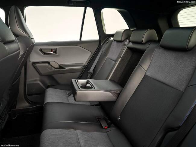 رونمایی تویوتا از نسل جدید RAV4 