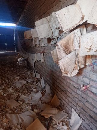کشف ۲ انبار خشک کردن نان تازه در بروجرد