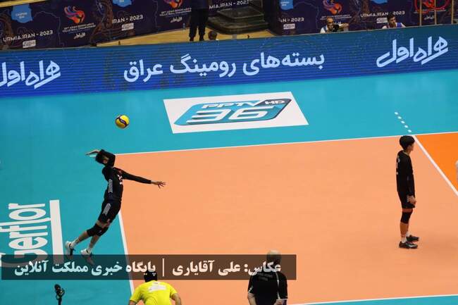 جام ۲۲: دیدار تیم‌های والیبال ایران و هنگ‌کنگ در سالن پر از تماشاگر �