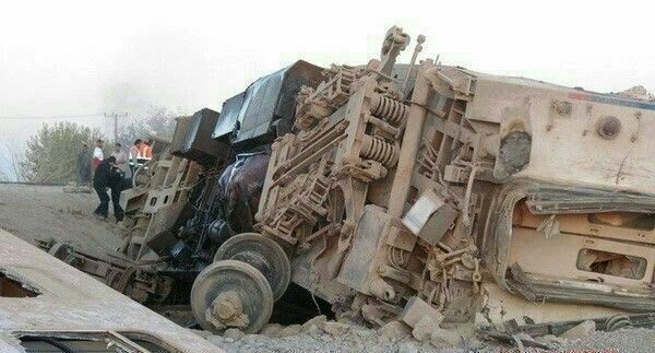 تصاویری از حادثه امروز خروج قطار مشهد-یزد از ریل