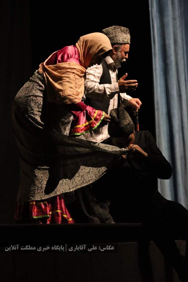 نمایش طنز ترکی «قره پاپاق لوطوسو»